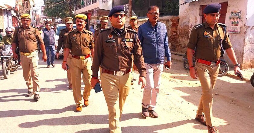 मिर्जापुर: पुलिस अधीक्षक ने भ्रमण कर परखी सुरक्षा व्यवस्था, अधिकारीयों को दिए निर्देश