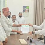 बलिया में वैकल्पिक करागार की मांग को लेकर कांग्रेस प्रतिनिधिमंडल ने डीएम को सौंपा ज्ञापन