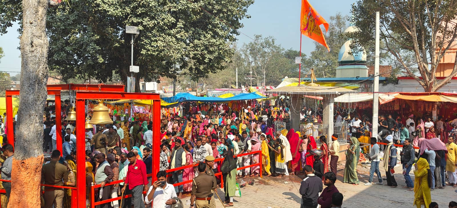 महाहर धाम स्थित पौराणिक शिव मंदिर के परिसर में महाशिवरात्रि पर्व हर्षोल्लास पूर्वक साथ मनाया गया