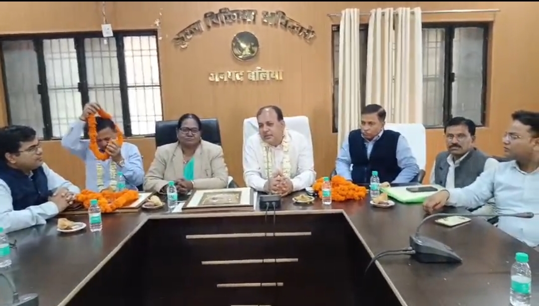 सीएमओ कार्यालय में डॉ. विजय यादव व रणधीर सिंह का सम्मानपूर्वक सेवानिवृत्ति समारोह आयोजित